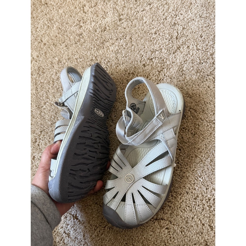 Keen Rose Sandals Womens 8 Light Grey Silver Hiking Water Shoes 1022967 - Picture 4 of 6